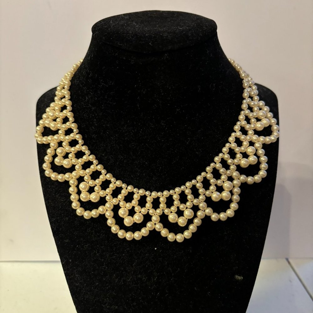 Vintage faux pearl bib collar necklace